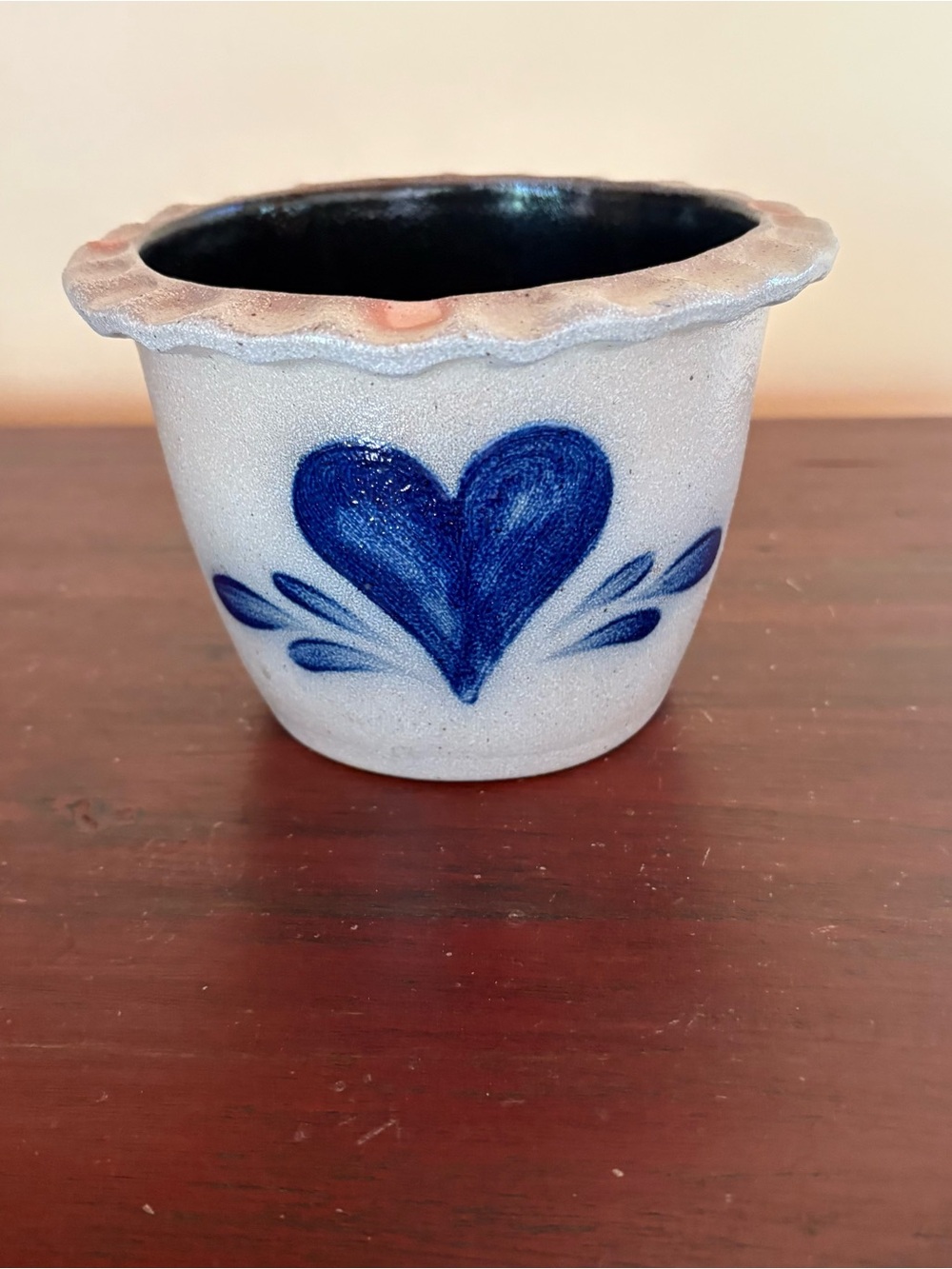 1991 Rowe Pottery Planter Crock Ruffled Edge Heart Design
